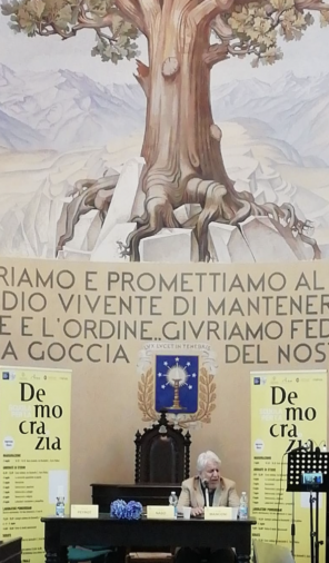 La Crisi della democrazia Cosa è politica?